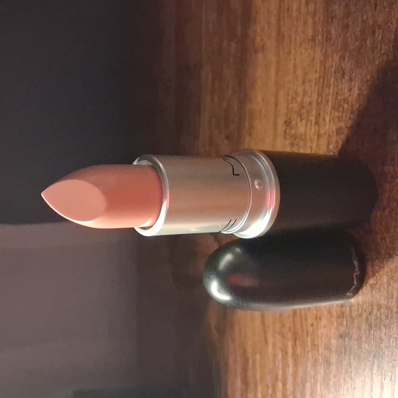 BNIB MAC Cremesheen Lipstick in the shade 
